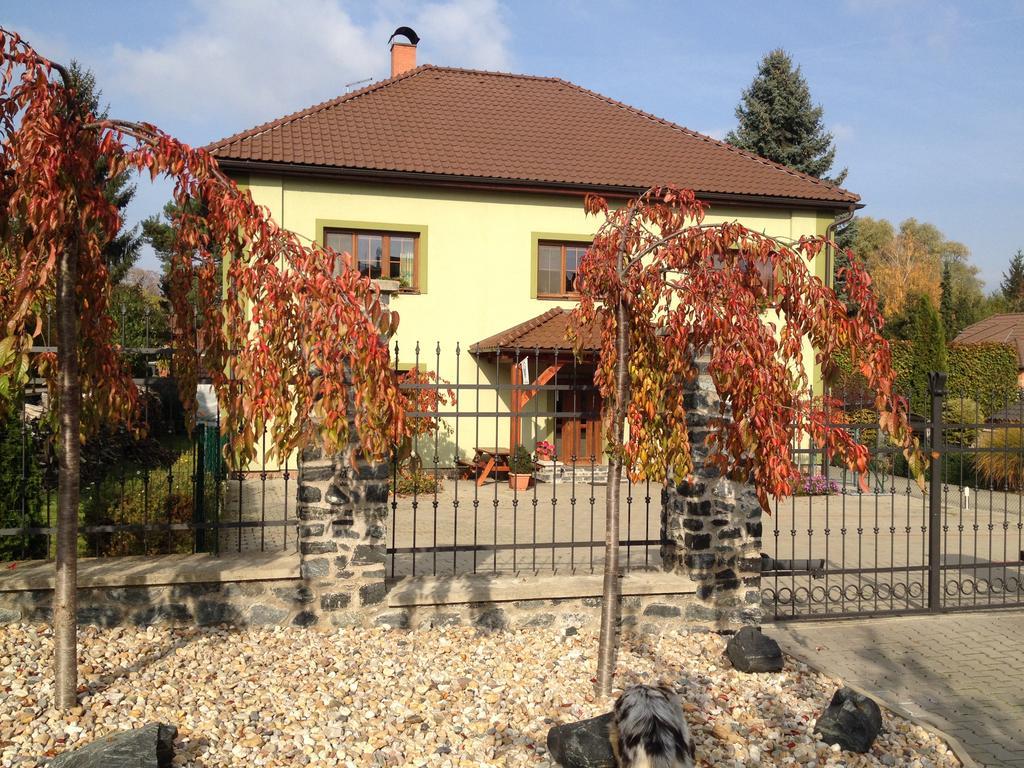 Penzion U Horskych Caslav Exterior photo